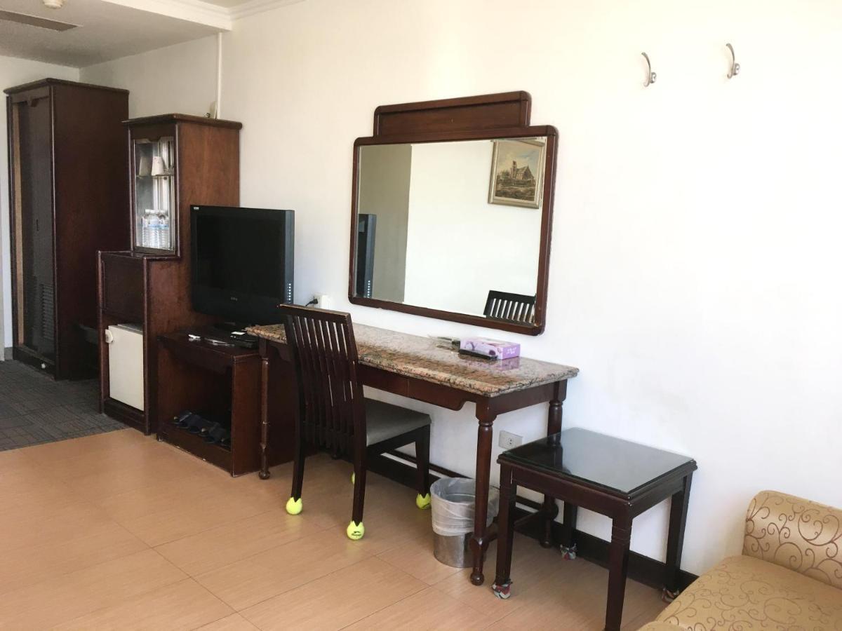 文南哥爸妻夫飯店 Hotel Tainan Exterior foto