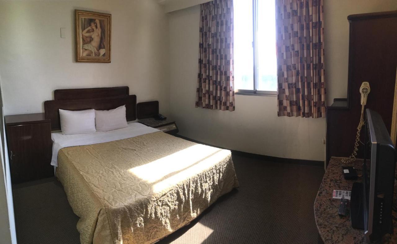 文南哥爸妻夫飯店 Hotel Tainan Exterior foto